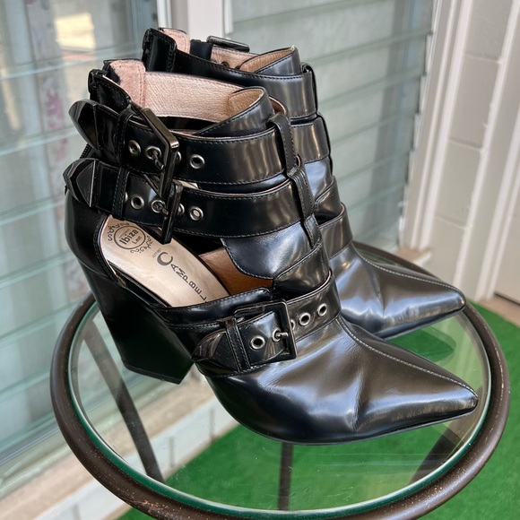 Jeffrey Campbell Shoes - Jeffrey Campbell pointed toe gladiator block heel shoe size 8